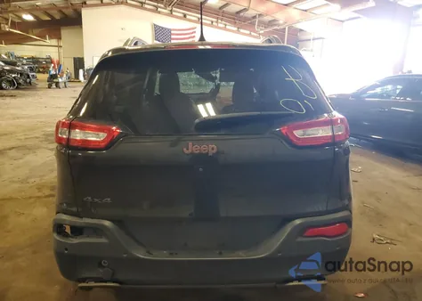 2016 Jeep Cherokee Latitude z USA, uszkodzony, nr VIN 1C4PJMCB6GW235039